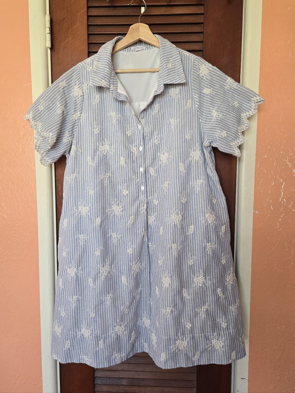 Chic Soul Light Blue Striped And White Floral Embroidered Button Dress 1X - Picture 2 of 10